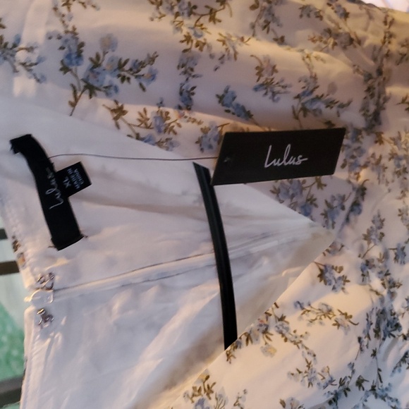 Lulu's So Tru Floral White Tiered Short Sleeve Sz. XL Dress NWT - Picture 4 of 16